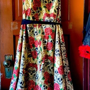 Sleeveless skull dress size XL.